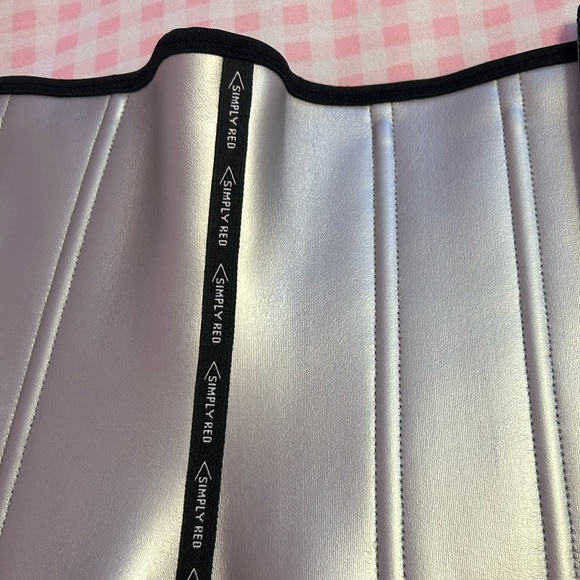 Short torso waist trainer / corset - Picture 5 of 5